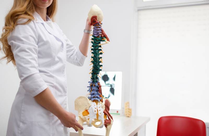 Atención de Tumores e Infecciones de la columna vertebral ofrecida por el Dr. Erick Maldonado Pérez